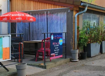 La terrasse des platanes à Vertrieu