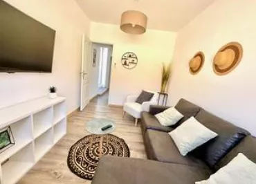 LA Maison des  Acacias **