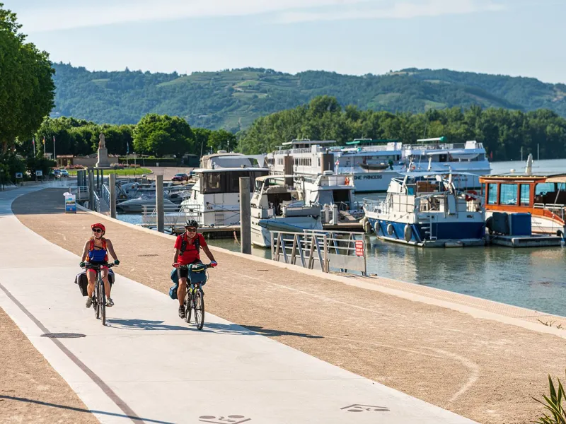 Family cycling around Condrieu and the Rhodanian Pilat