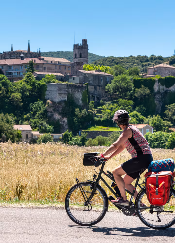 Cycling through the towns and monuments of the Rhône