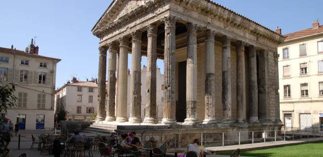 At the edge of the Rhône between orchards and heritage