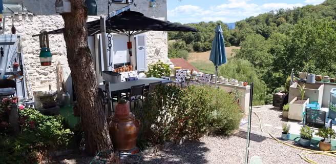 Le jardin et sa terrasse
