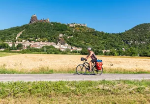 Cycliste dans la Drôme provencale
