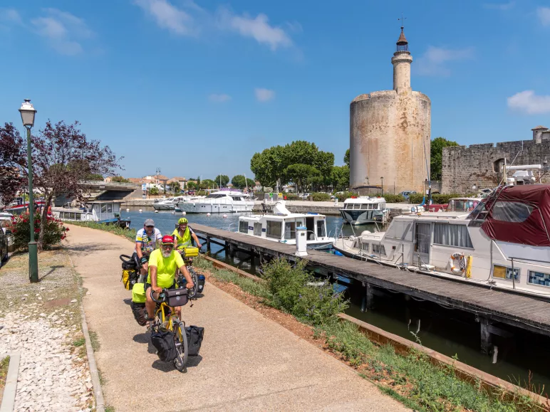 Cycling along the Rhône canal