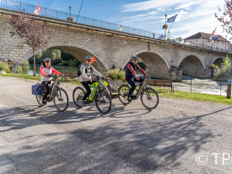 Cyclistes sur ViaRhôna