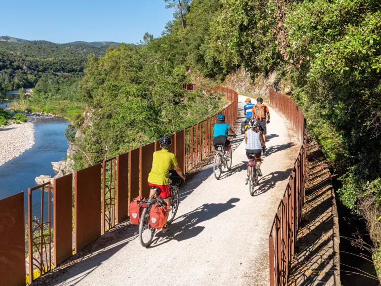 Cyclistes sur la Dolce Via 